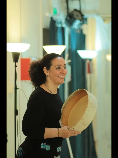 Meriem Taïbi, psychologue clinicienne et danse-thérapeute à Paris